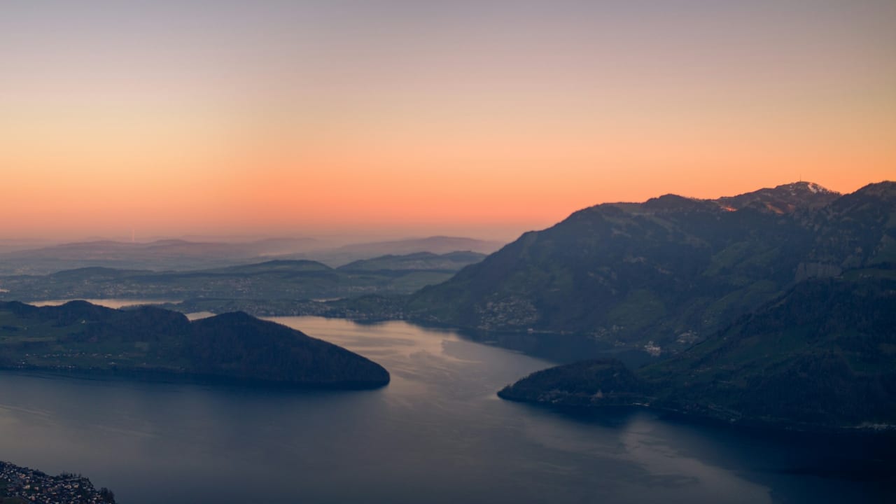 Vierwaldstättersee bei Sonnenaufgang